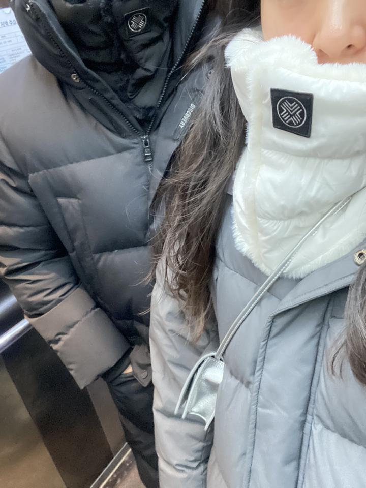 테크스킨 와펜로고 패딩 넥워머