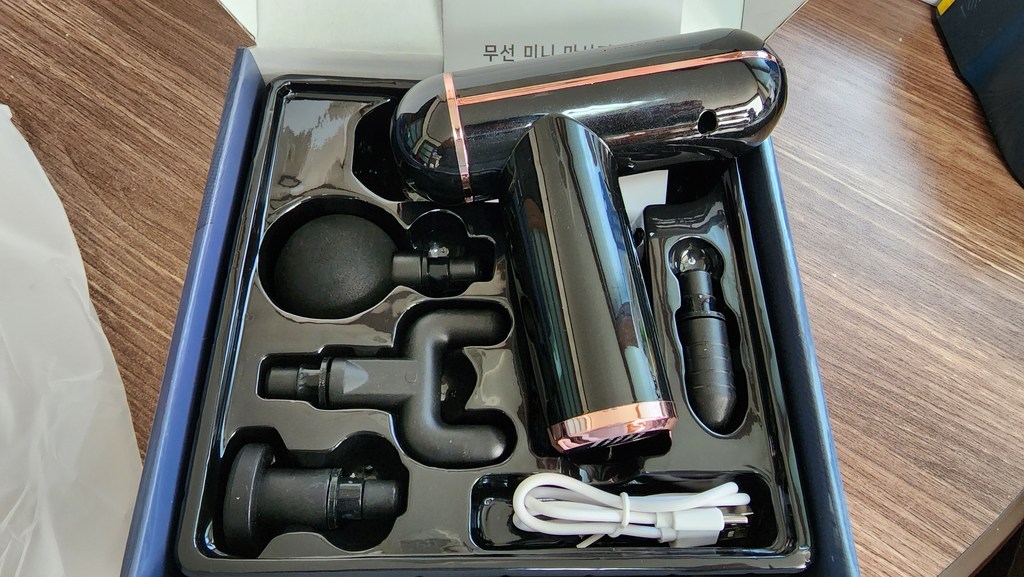 미니 마사지건 무선 마사지기 목 어깨 진동 안마기 생신선물케이블 4종헤드