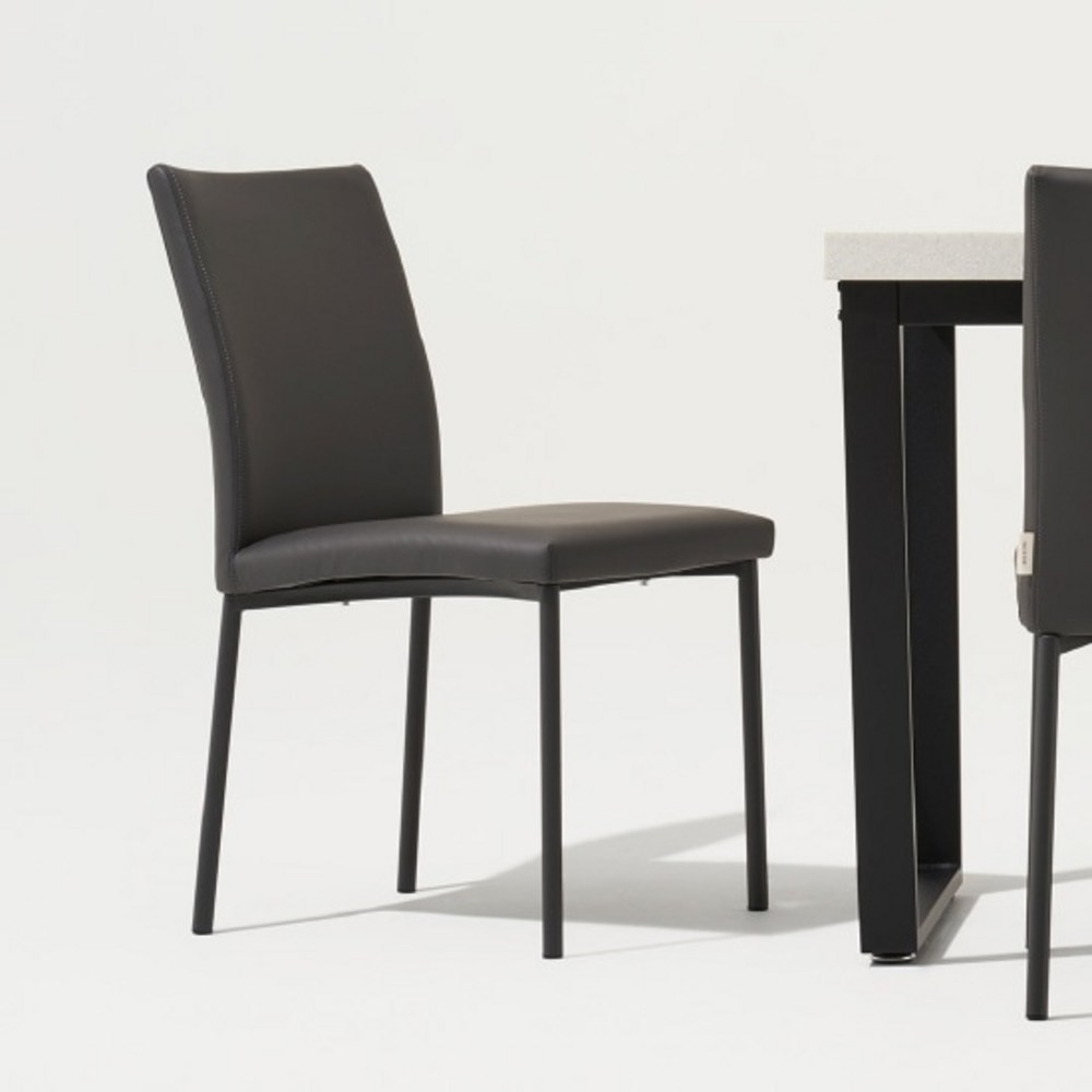 스타일리시한 식탁에 완벽한, 기능적이고 편안한 한샘 위드 식탁의자