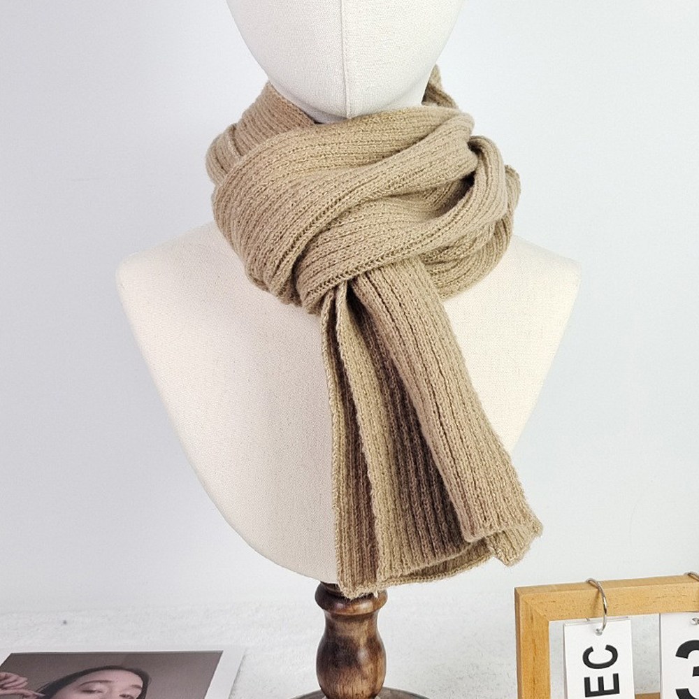 따뜻함과 스타일을 모두 갖춘 르미다 니트 머플러, 지금 바로 만나보세요!