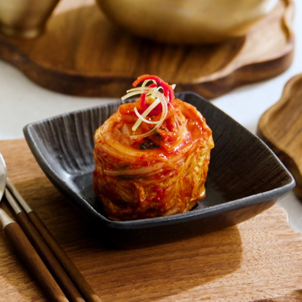 깊은 풍미와 건강을 담은 김가연의 똑소리나는 김치로 밥상에 행복을 더하세요.