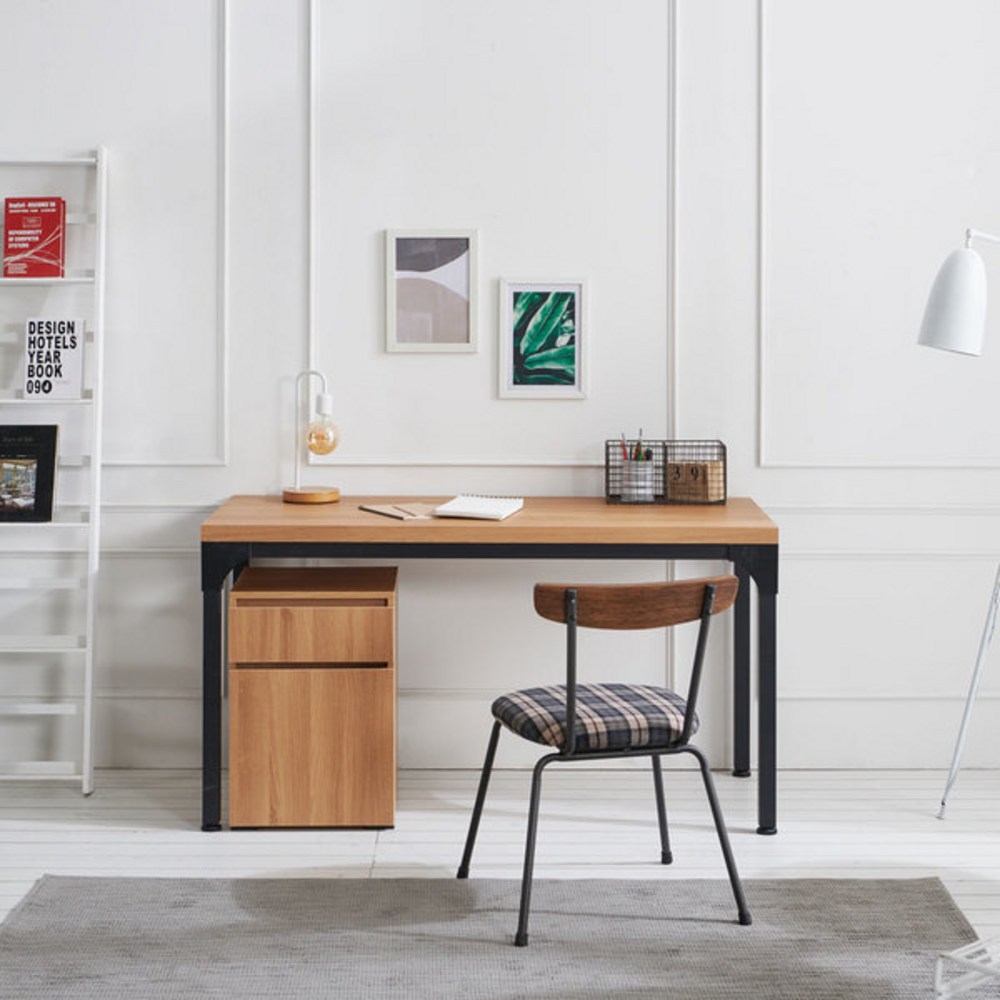 모던 감성, 가성비 갑! 한스리빙 우든스틸 테이블로 공간을 디자인하세요.