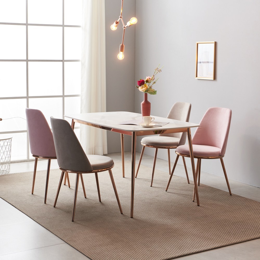 모임에 어울리는 세련된 식탁