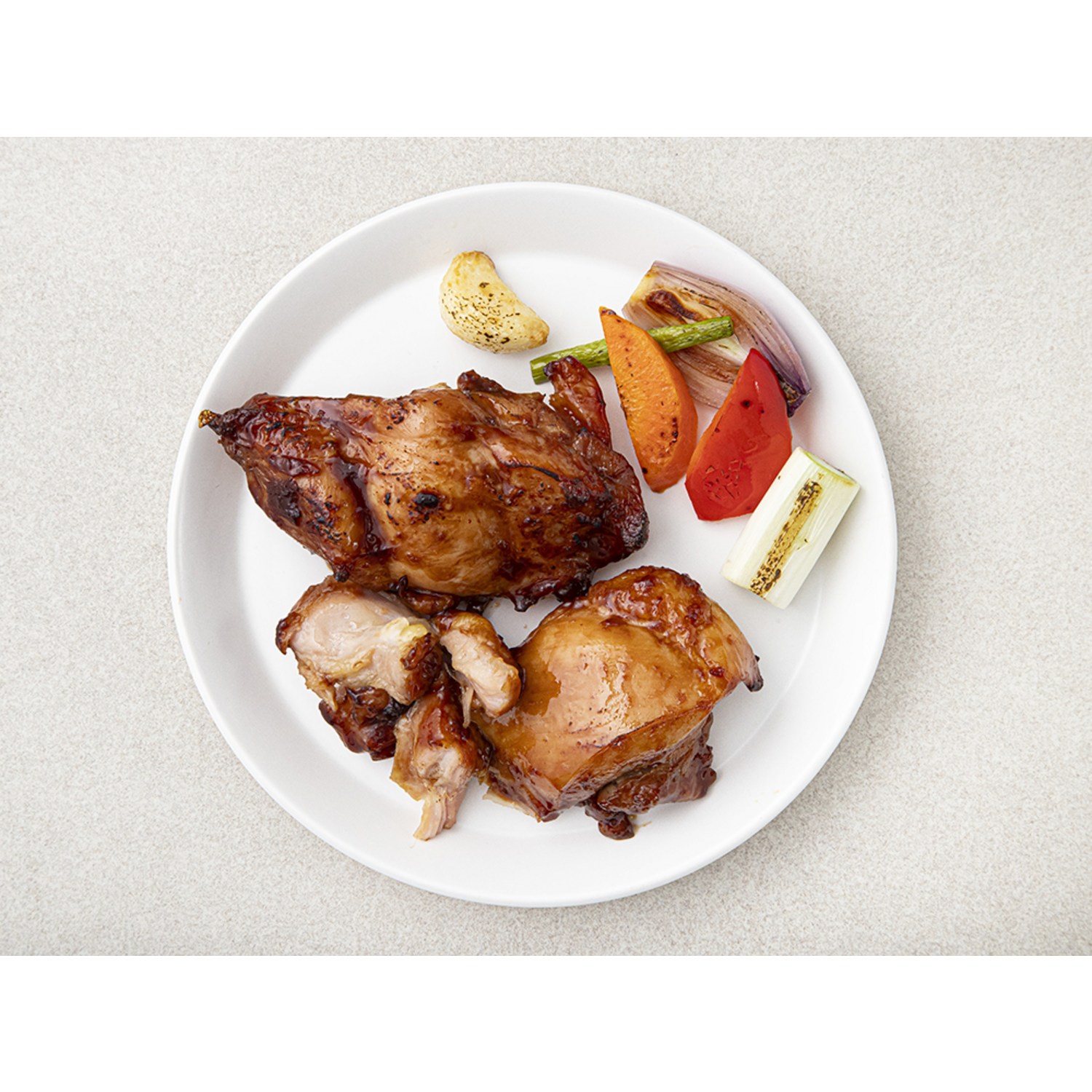 흑마늘맛의 달콤 짭조름한 맛이 입안 가득! 직화 통다리살