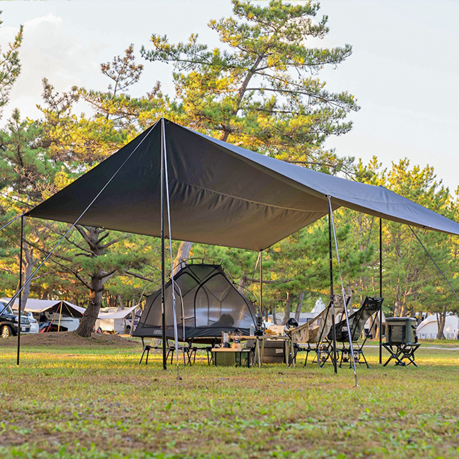 브리즈문 렉타 타프: 뜨거운 햇볕 아래 시원한 그늘을 선사하는 완벽한 아웃도어 동반자