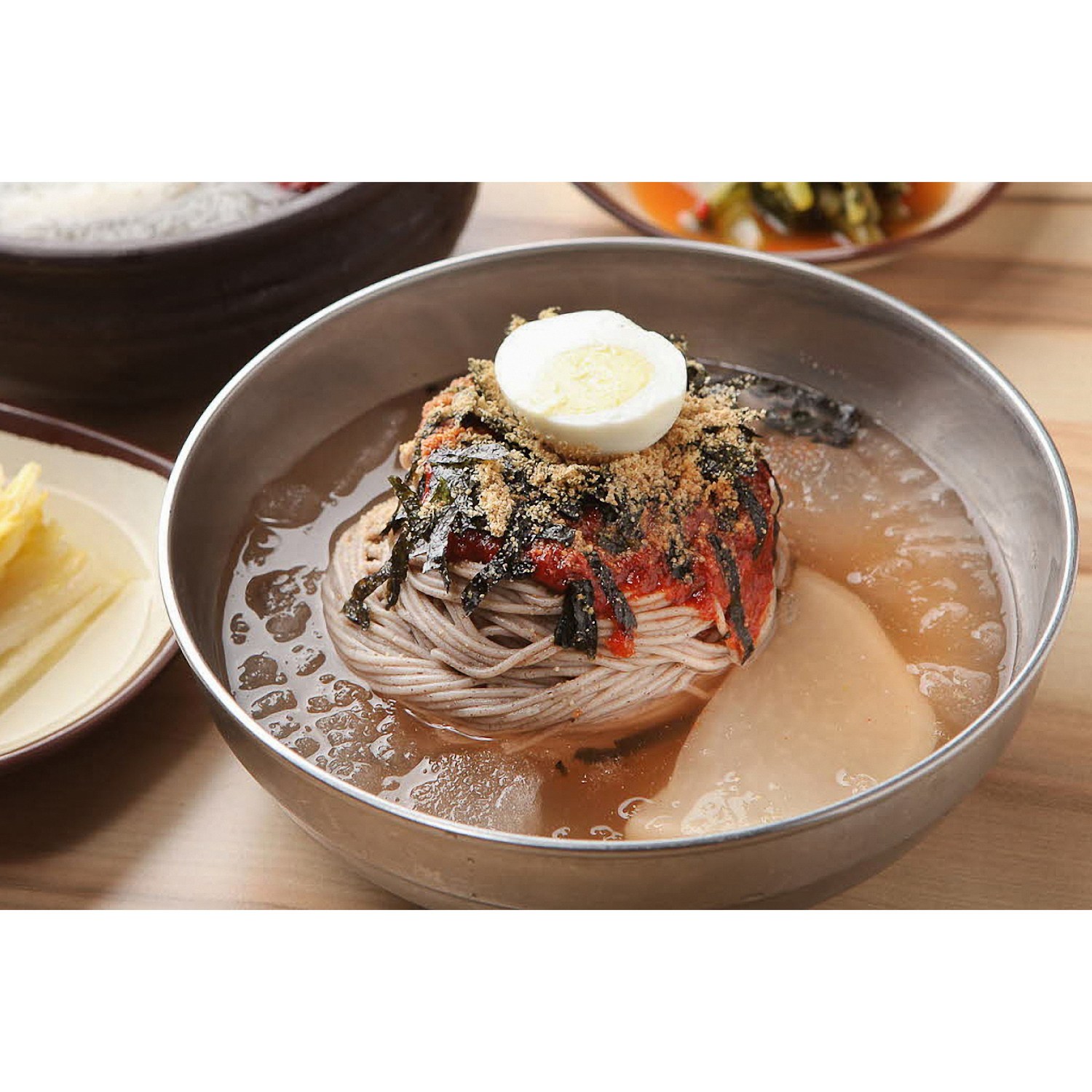 한 그릇의 시원한 여름 맛