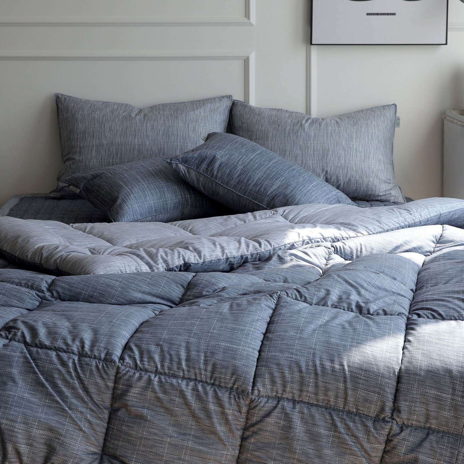 세련된 디자인과 알러지 케어 기능을 갖춘 슬리안 차렵이불