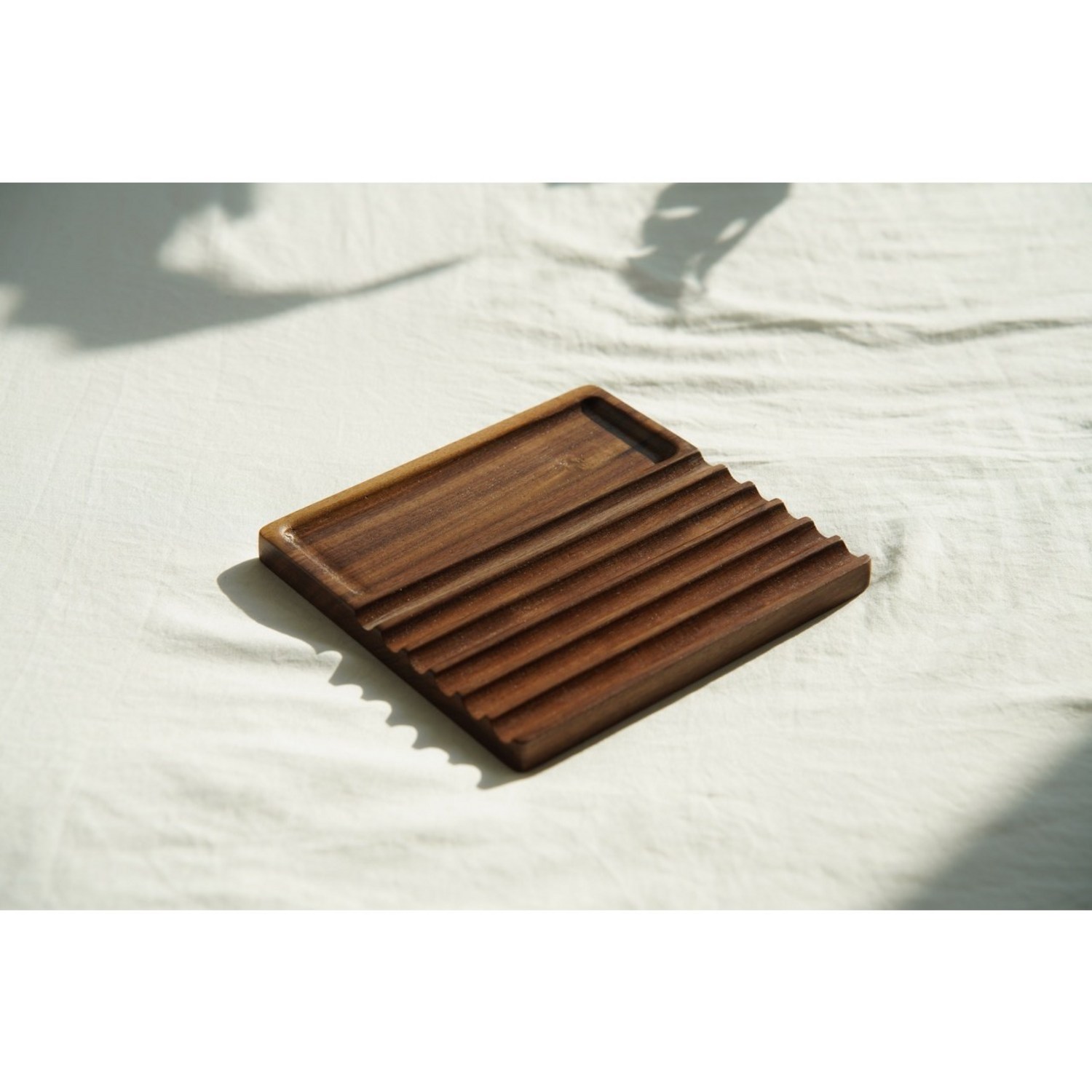 기치 프리미엄 수제 목재 월넛 연필꽂이: 필기구 정리와 현대적인 스타일에 필수적인 도구