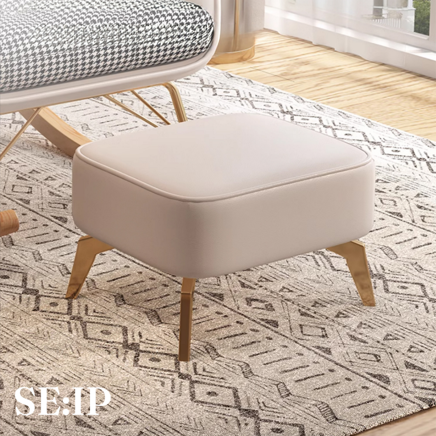 편안함을 제공하는 세잎가구의 흔들의자