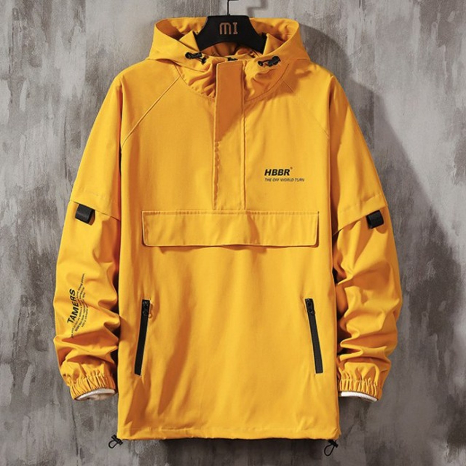 스타일과 실용성을 모두 갖춘 위즈아이 WI103J 바람막이 후드점퍼