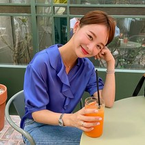 임블리 프릴 포인트 반팔 블라우스