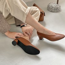 어바웃슈 엔디아로 말랑 가죽 펌프스