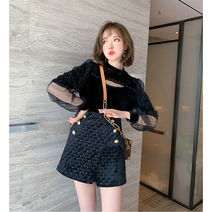 MIUCO 다이아 퀼팅 스팽글 반바지 1802214