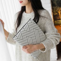 폴라리 클러치백 남성 여성 고급 손가방 파우치