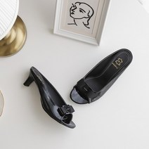 프리티슈 국내제작 여성 리본 장식 에나멜 오픈토 미들힐 뮬 슬리퍼 5cm