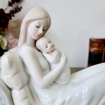 도자기 인형 피겨린 고급 세라믹 장식 소품 카우치 모녀
