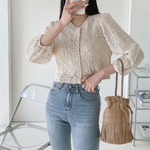 퍼니걸스 6292 라운드 플라워 레이스 펀칭 긴팔 블라우스 여성의류