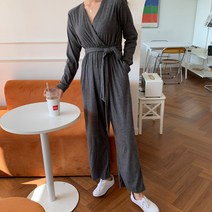 시크블랙 실리츠 브이넥 랩점프수트