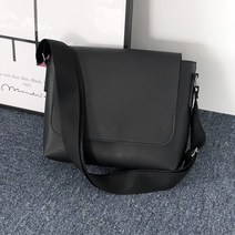 미니멀 스퀘어 크로스백 남녀공용 남여공용 남자 여자 블랙 버튼 끈조절 가방