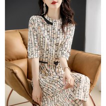 오피스룩원피스 새로줄 슬림핏 패셔너블 원피스 기하학 줄무늬 세련된 도시녀