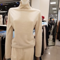 쉬즈미스 신상품 세일@ 초대박가격!!!!지금 입으면 너무 예쁜~캐시미어 감촉의 부드러운 슬림 반폴라니트SSKPO41580