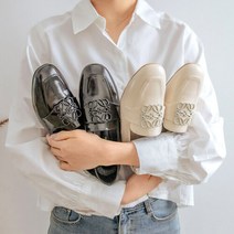 문힐 스퀘어토 매트 장식 플랫 로퍼 2cm