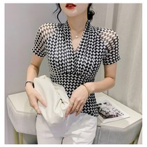 미미투 BT1750 여성 체크주름티셔츠 타이트핏 여름 쫄티 반팔티 블라우스 브이넥