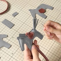 소가죽 DIY 키트 - 포니 팬던트, 화이트