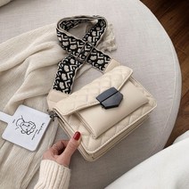 홍콩 스타일의 작은 가방 여성용 레트로 잠금 다이아몬드 싱글 숄더 메신저 백의 새로운 어 버전