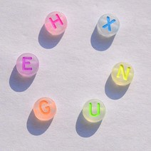 DM PKFARM 투명 알파벳 비즈 팔찌 네온컬러 레터링 비즈알, 1개