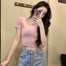 회색 네모난 칼라 반팔 티셔츠 여자