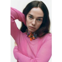 독일직구 자라 ZARA 정품 합성수지로 만든 꽃무늬가 있는 목걸이