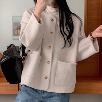 루즈핏 노카라 금장단추 에코퍼 니트 자켓 S39254C