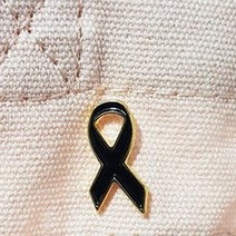 호쿠호니 블랙리본뱃지 브로치 장례식장 검정 추모용품 상가집 조문