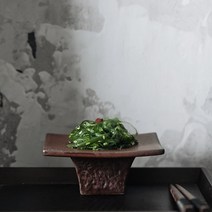 다기장 세댁 옛날 레트로 미니 찬장 그릇장 거친 세라믹 타일 디스크 초밥 접시 개성 높은 발 늦은 밤 식탁 가정용 주방 5 인치 식기, Rust red