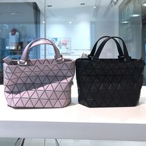 [이라운드몰]바오바오 이세이미야케 CRYSTAL MATTE 토트백 스몰 BB83AG313 2컬러