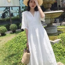 아일렛 펀칭 브이넥 롱 원피스
