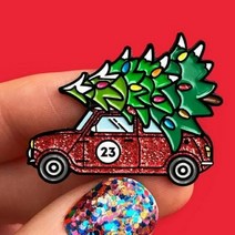 5개 Christma 커피 컵 자동차 트리 에나멜 핀 핫 타임 브로치 데님 청바지 셔츠 가방 크리스마스 레드 그린 쥬얼리 친구 아이를위한 선물