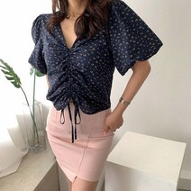 네모샵 셔링 앞주름 드롭볼륨소매 코튼 크롭 나염패턴 블라우스