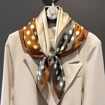 스타일링 스카프 간절기 봄스카프 개성있는 다기능 실크 70x70cm 말 프린트 캐주얼 새틴 스몰 스퀘어 랩 숄 반다나