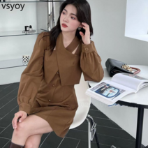 vsyoy 봄 드레스 새로운 2023 칼라 교수형 목 디자인 고급 드레스 여신 팬 독특한 멋진 짧은 치마