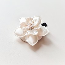 BEEU 비단꽃핀