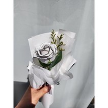 비누꽃 한송이 라인장미 꽃다발, 검정, 흰색