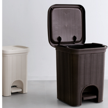 라탄 느낌 페달 휴지통 쓰레기통 분리수거통 플라스틱 종이 유리 캔 병 비닐 거실 베란다 다용도실 사무실 오피스 회사 카페 식당 음식점 내통 분리 위생 깨끗한 종량제봉투, 대형, 브라운