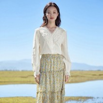 여성 퍼프 소매 블라우스 할로우 레이스 자수 넥 루즈 셔츠 살구색 상의 가을