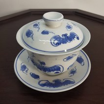 백자개완배(박쥐문)