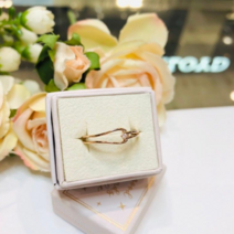 로이드 에코백 마스크 증정 10K 14K 포인트있게 착용하기 좋아요! 친구와 같이 껴도 너무너무 예쁜 매력적인 스타일~ 인천 뉴코아점