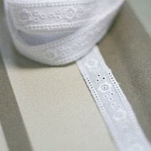 레이스여왕 양면 자수 면레이스 작은 꽃 리본 레이스 폭 1.5cm, 백색