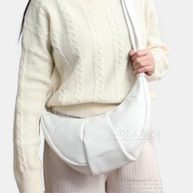 여성 여행용 예쁜 셔링 디자인 바게트백 체스트백 세컨백 산행가방 등산용품 데일리백 슬링백 산행용품