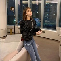 티셔츠 2컬러 공주풍 어깨뽕 튀는 데이트 코디룩